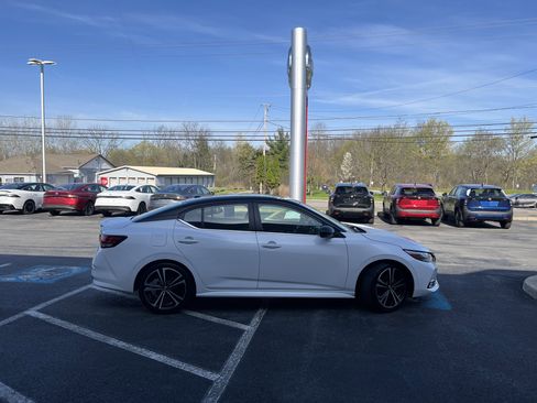 Used 2023 Nissan Sentra SR w/ Electronics Package FWD image 10