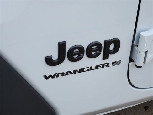 Used 2025 Jeep Wrangler Sport image 11