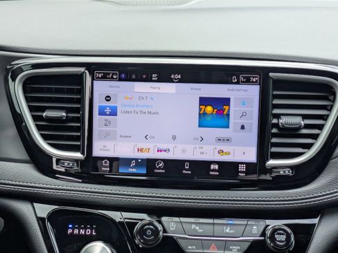 New 2026 Chrysler Pacifica Select image 20