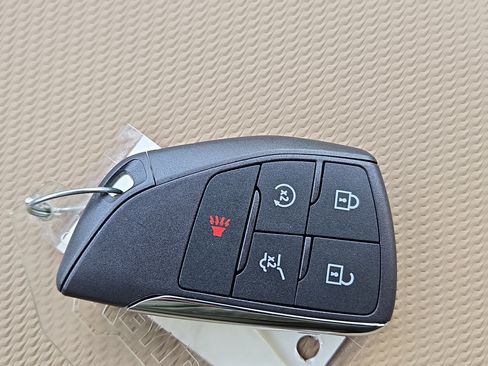 New 2026 Chevrolet Equinox ACTIV w/ Convenience Package III image 23