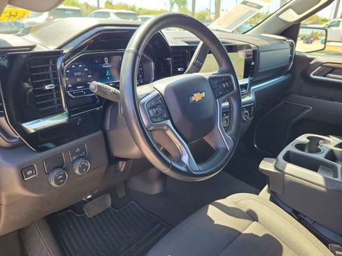 Used 2025 Chevrolet Silverado 1500 LT image 15