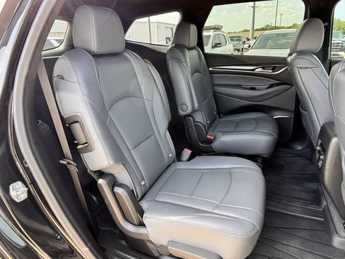 Used 2022 Buick Enclave Essence w/ Experience Buick Package FWD image 29