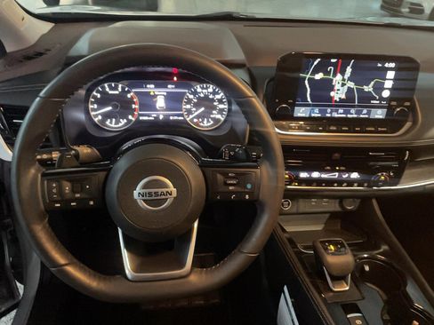 Used 2021 Nissan Rogue SL w/ Premium Package image 11