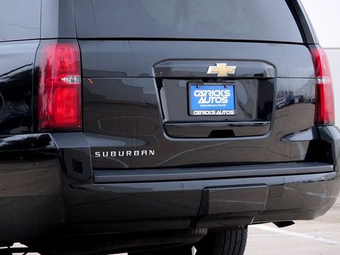 Used 2017 Chevrolet Suburban LT image 32