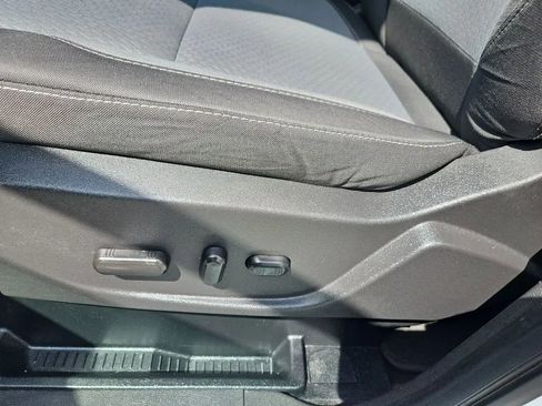 Used 2018 Ford Escape SE w/ Ford Safe & Smart Package FWD image 17
