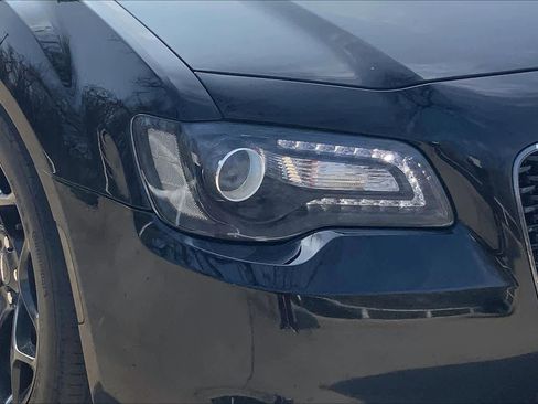 Used 2020 Chrysler 300 S image 26