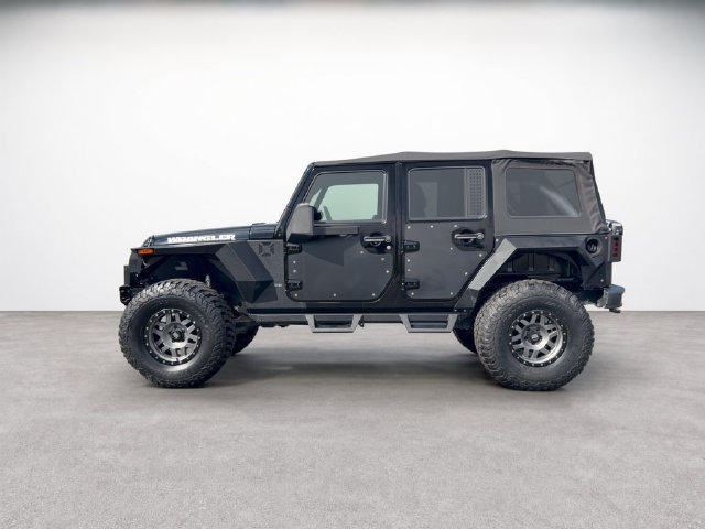 Used 2018 Jeep Wrangler Unlimited Sport w/ Connectivity Group AWD/4WD image 2