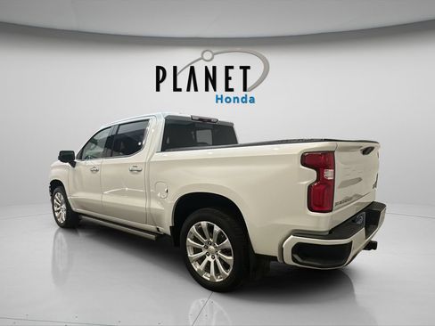 Used 2020 Chevrolet Silverado 1500 High Country w/ Technology Package AWD/4WD image 7