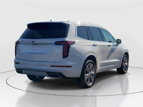 Used 2024 Cadillac XT6 Premium Luxury w/ Technology Package AWD/4WD image 4