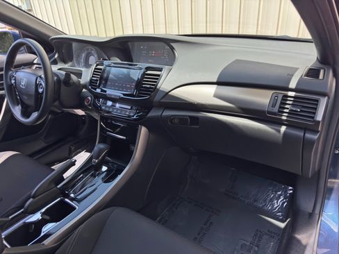 Used 2017 Honda Accord EX image 14