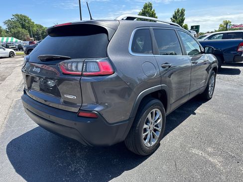 Used 2020 Jeep Cherokee Latitude Plus AWD/4WD image 5