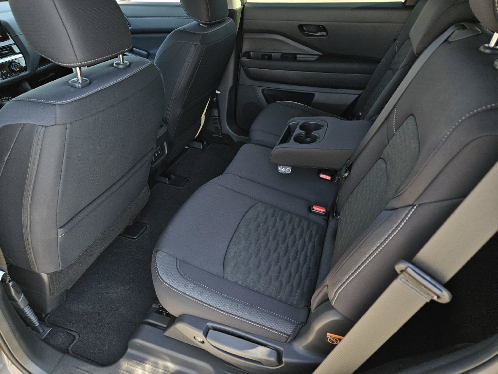 Certified 2026 Nissan Pathfinder SV FWD image 13