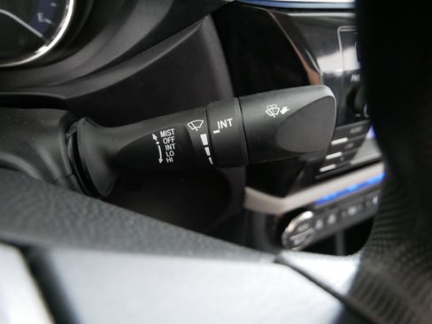 Used 2016 Toyota Corolla LE image 32