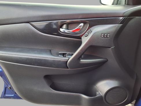 Used 2020 Nissan Rogue SL image 19