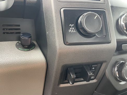 Used 2017 Ford F350 XL w/ Power Equipment Group AWD/4WD image 5