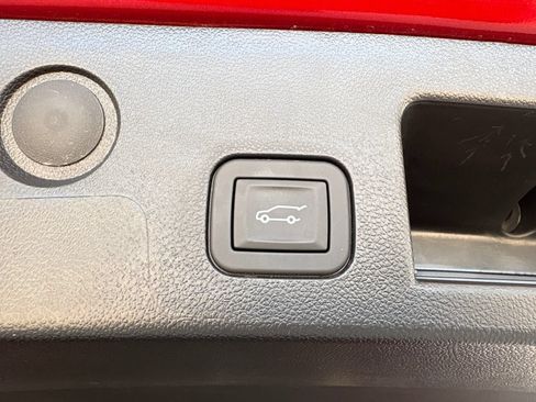 New 2026 Chevrolet Equinox LT w/ Convenience Package II FWD image 17