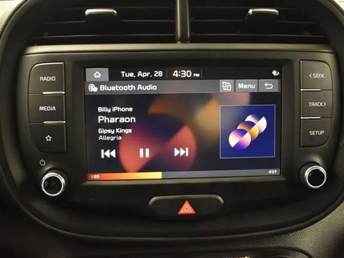 Used 2025 Kia Soul LX w/ LX Technology Package FWD image 31