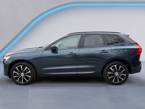 Certified 2025 Volvo XC60 B5 Plus image 6