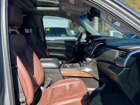 Used 2019 Chevrolet Suburban Premier w/ Premier Plus Edition image 19