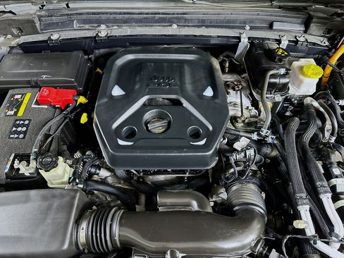 Used 2023 Jeep Wrangler Unlimited w/ Cold Weather Group image 30