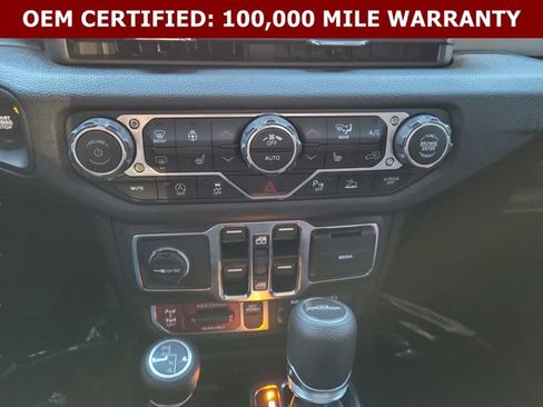 Certified 2025 Jeep Gladiator Sport AWD/4WD image 35