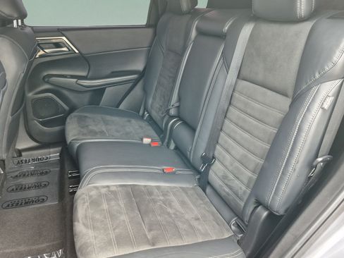 Used 2022 Mitsubishi Outlander SE FWD image 17