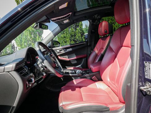 Used 2022 Porsche Macan AWD/4WD image 7