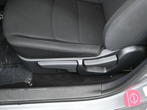 Used 2025 Nissan Sentra S FWD image 8