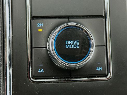 Used 2024 Ford Expedition Max XLT image 26