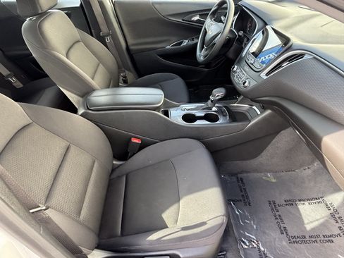 Used 2024 Chevrolet Malibu LT FWD image 9