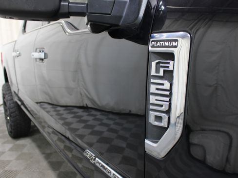 Used 2019 Ford F250 Platinum w/ Platinum Ultimate Package AWD/4WD image 27
