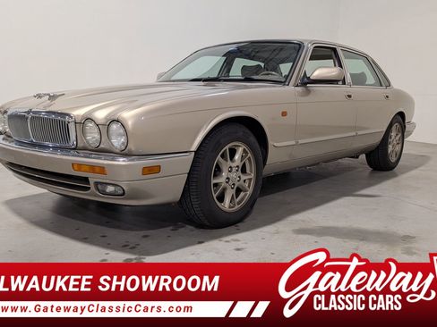 Used 1996 Jaguar XJ6 RWD image 1