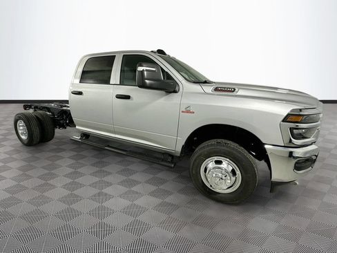 New 2026 RAM 3500 Tradesman w/ Chrome Appearance Group A AWD/4WD image 3