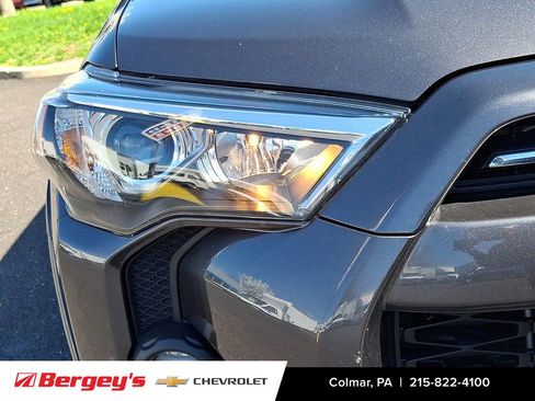 Used 2023 Toyota 4Runner SR5 AWD/4WD image 11