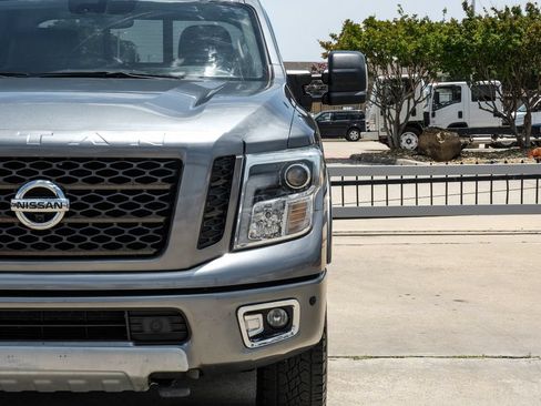 Used 2017 Nissan Titan PRO-4X w/ Pro-4x Convenience Package AWD/4WD image 57