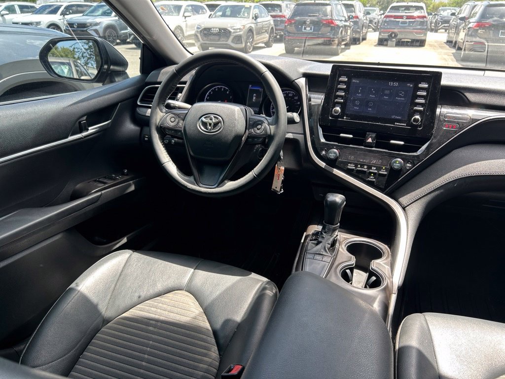 Used 2022 Toyota Camry SE FWD image 6