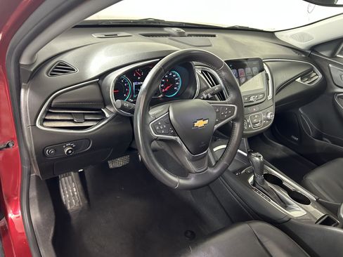 Used 2017 Chevrolet Malibu LT w/ Leather Package image 13