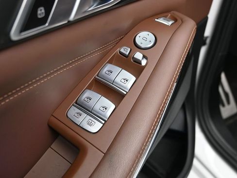 Used 2023 BMW X7 M60i w/ Executive Package AWD/4WD image 11