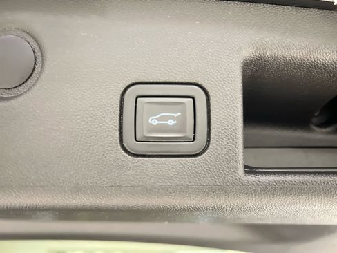 Used 2021 Chevrolet Equinox LT image 15