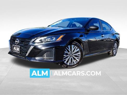 Used 2024 Nissan Altima 2.5 SV FWD image 1