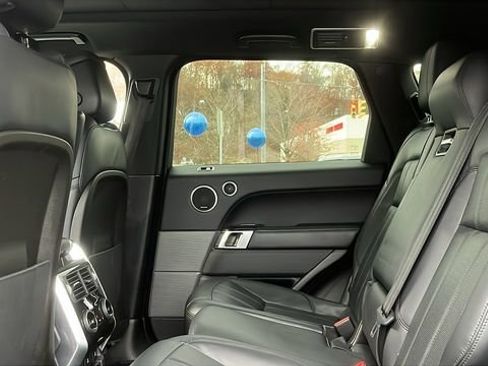 Used 2018 Land Rover Range Rover Sport HSE image 20