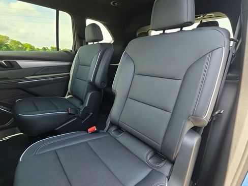 Used 2025 Buick Enclave Preferred FWD image 28