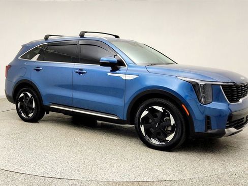 Used 2025 Kia Sorento EX AWD/4WD image 3