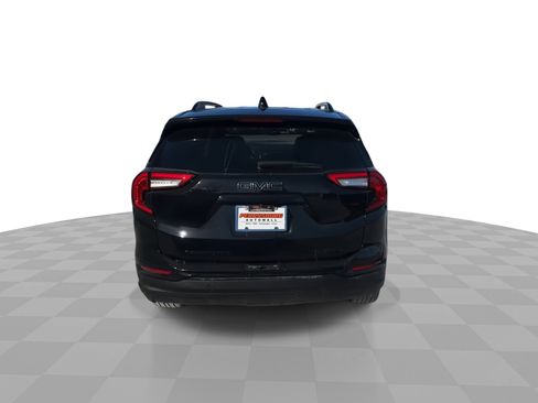 Used 2023 GMC Terrain SLT w/ Infotainment Package II image 7