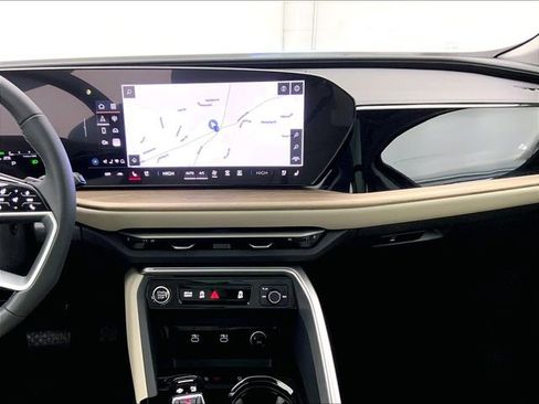 Used 2025 Audi Q5 Premium Plus w/ Premium Plus image 6