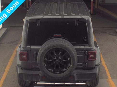 Used 2025 Jeep Wrangler Unlimited Sahara w/ Safety Group image 5