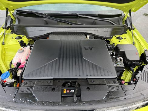 Certified 2025 Hyundai Kona Limited image 20