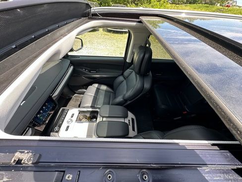 New 2025 Lincoln Navigator Reserve AWD/4WD image 15