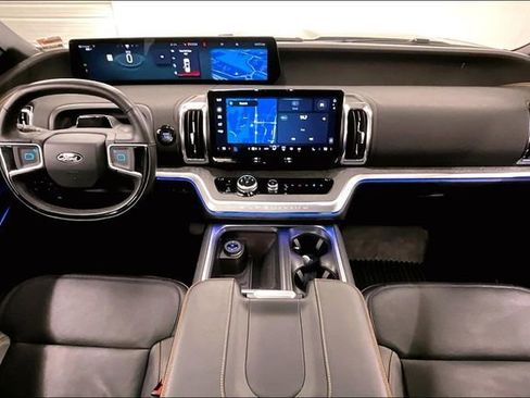 Used 2025 Ford Expedition Tremor AWD/4WD image 17