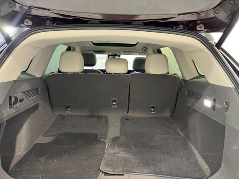 Used 2024 Lincoln Nautilus Premier w/ Equipment Group 102A image 13